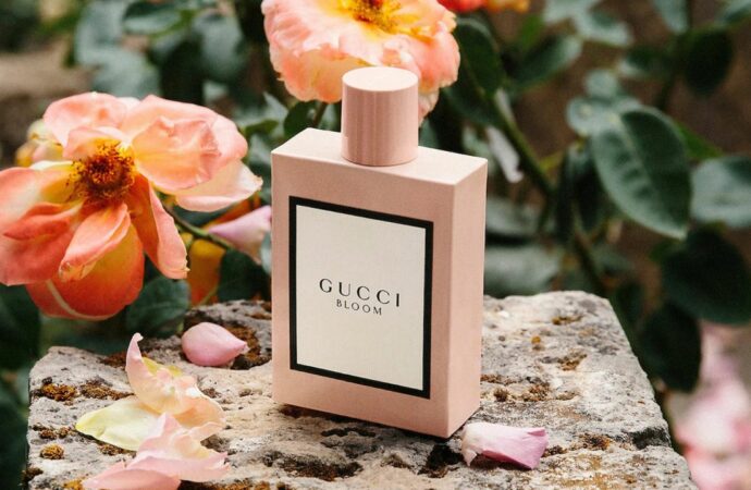 10 best perfumes for women reviewers can’t get enough of